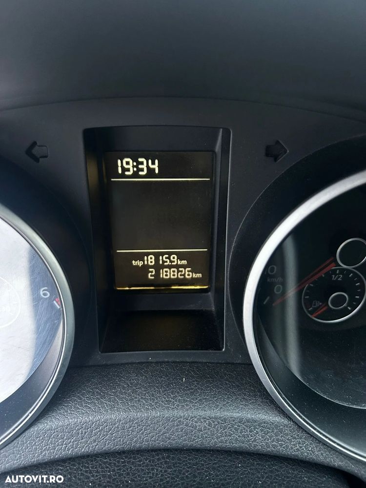 Volkswagen Golf 1.6 TDI DPF Comfortline - 3