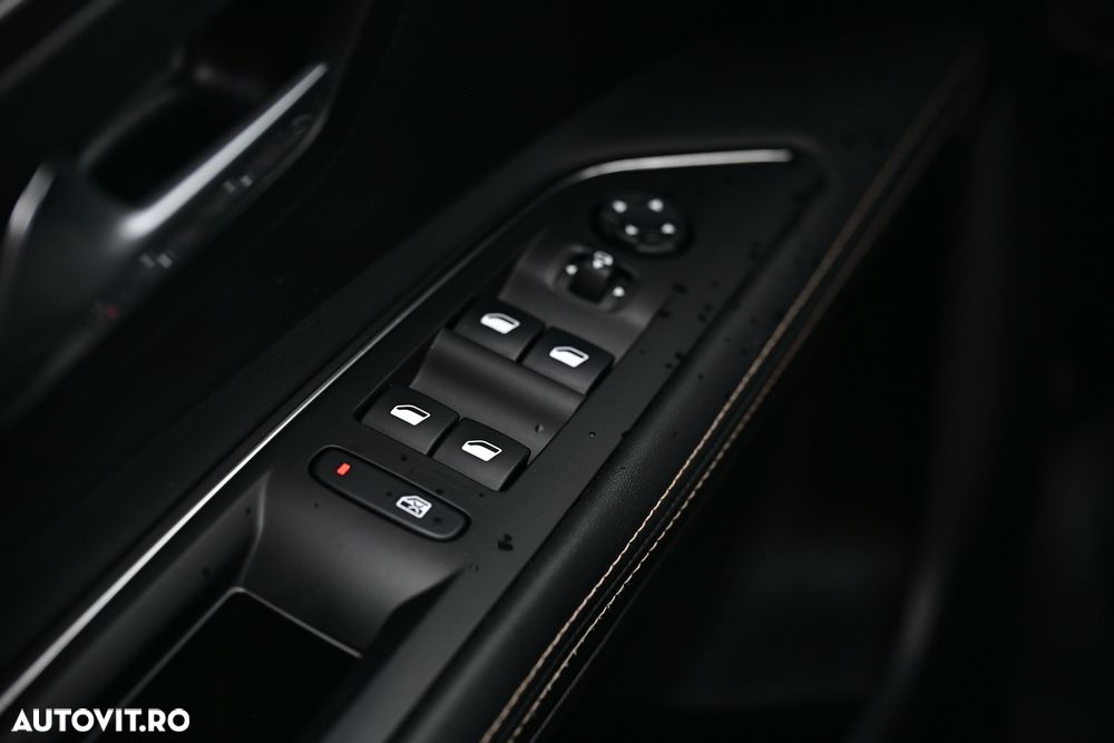 Peugeot 3008 1.2 PureTech 130 EAT8 GT - 18