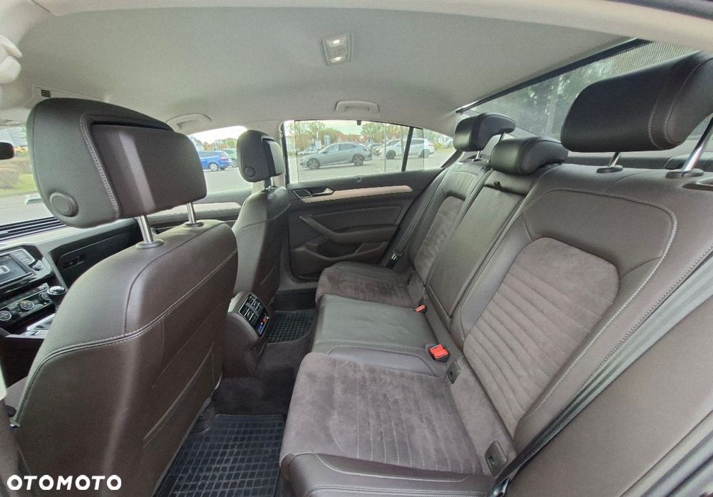 Volkswagen Passat - 22
