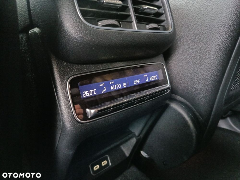 Mercedes-Benz GLE - 24