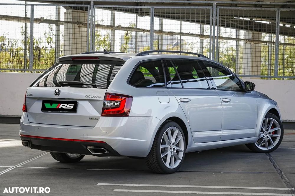Skoda Octavia Combi 2.0 TDI DSG RS - 4