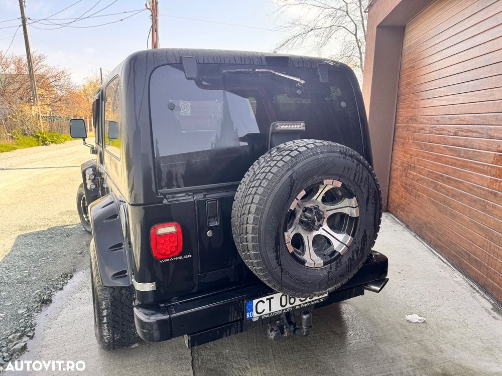 Jeep Wrangler - 12