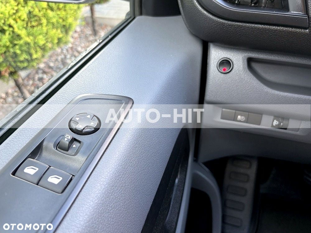 Opel Vivaro - 31