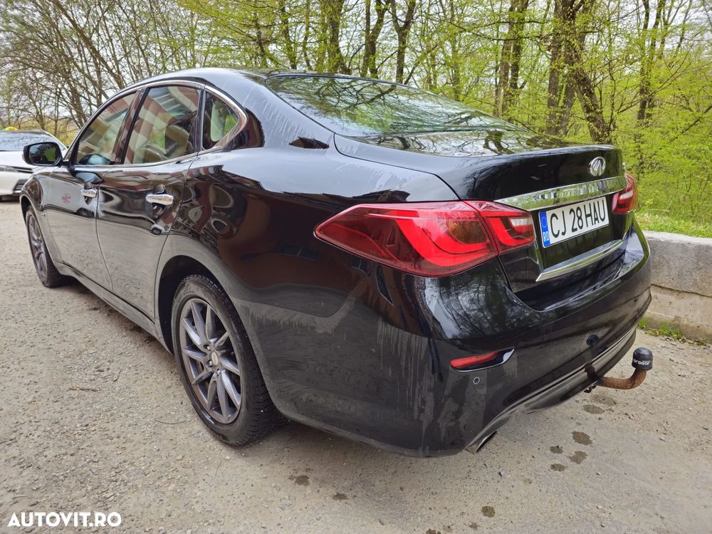 Infiniti Q70 2.2d - 4