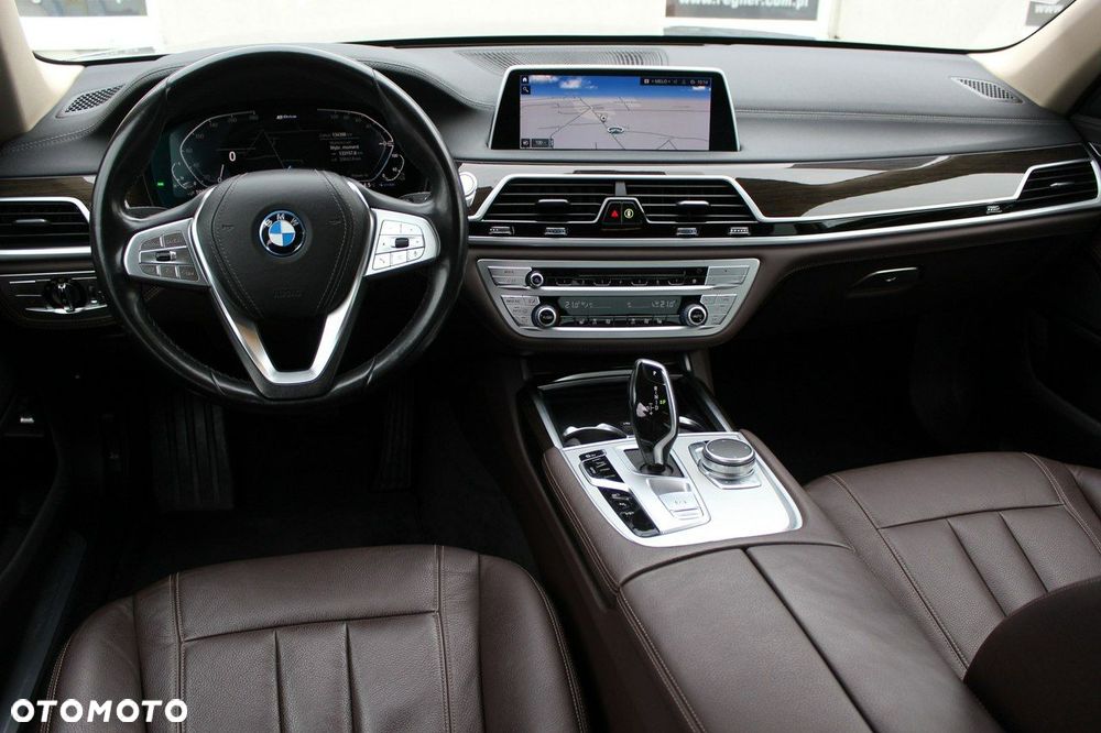 BMW Seria 7 - 11