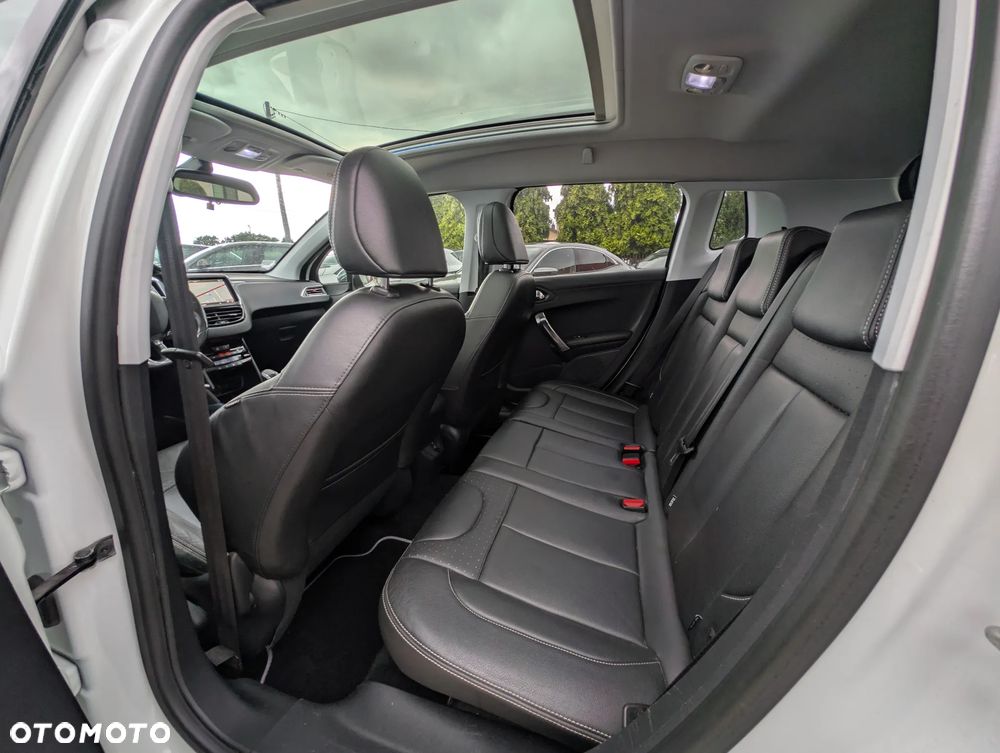 Peugeot 2008 1.6 BlueHDi Allure - 25