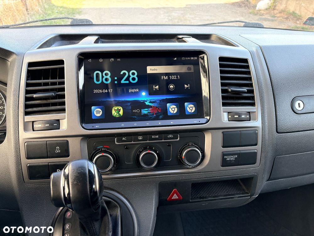 Volkswagen Multivan - 20