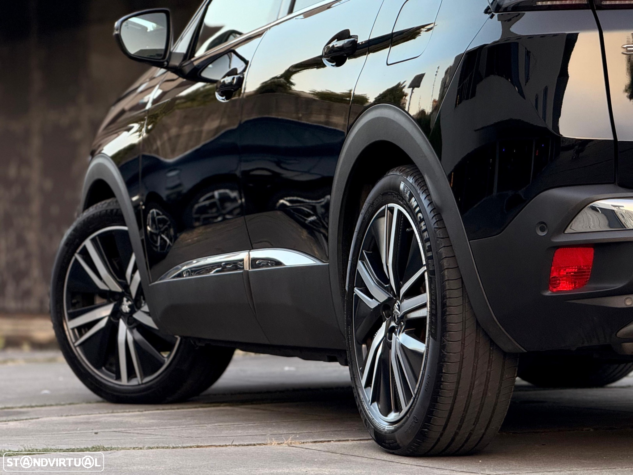 Peugeot 3008 1.6 Hybrid GT Pack e-EAT8 - 17