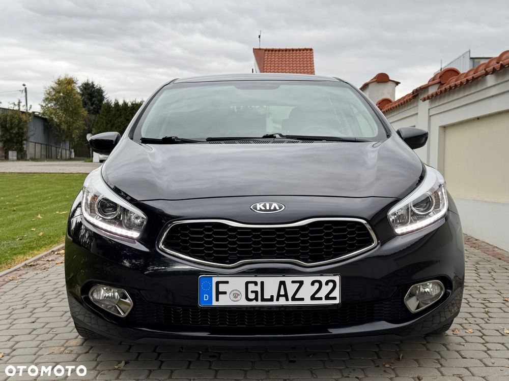 Kia Ceed - 36