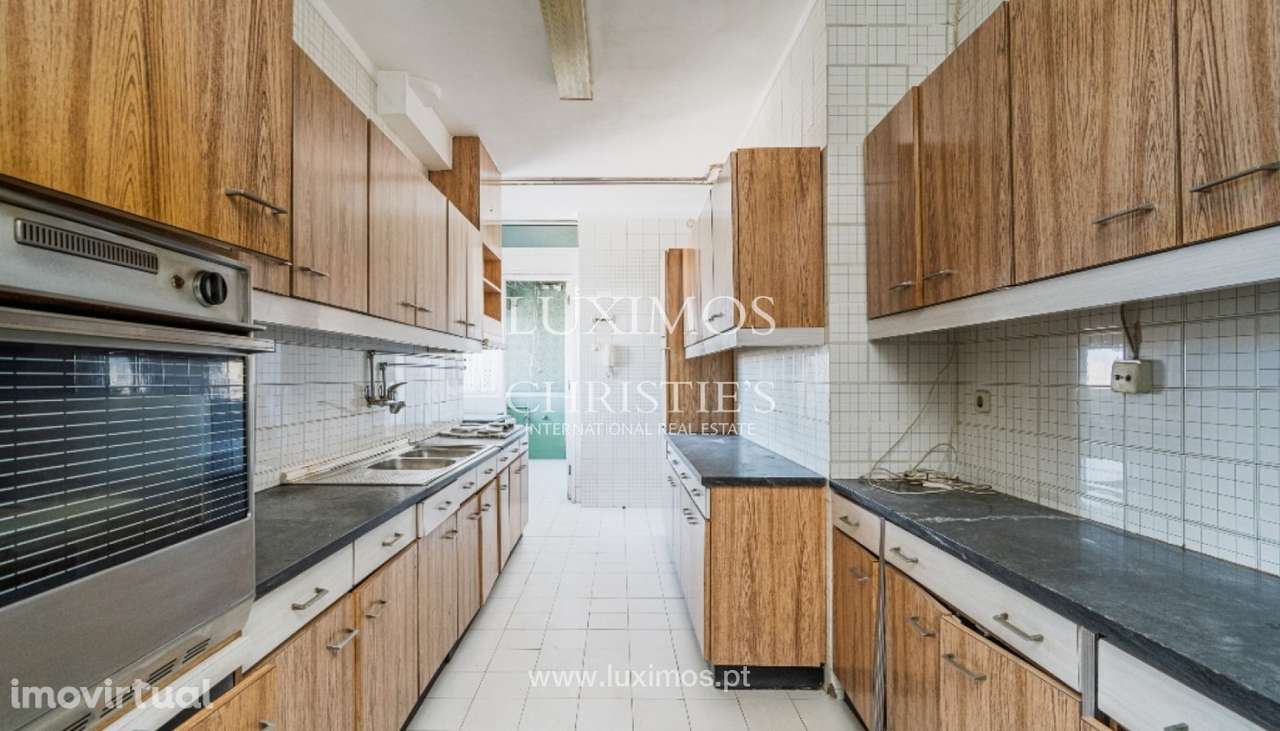 Apartamento T5 para reabilitar à venda no centro do Porto - Grande imagem: 5/14