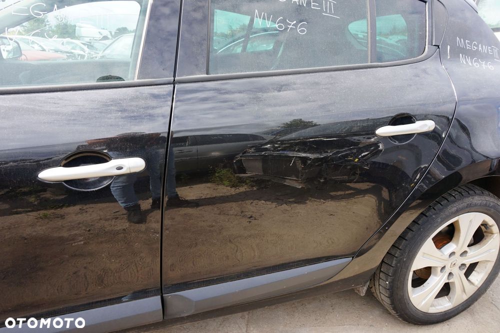 DRZWI TYLNE LEWE MEGANE III PH1 5D HB NV676  CZARNY RENAULT 2008-2010 - 2