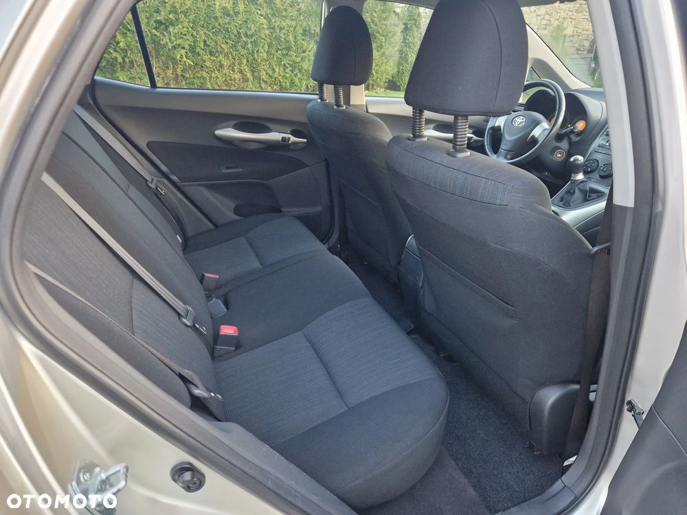 Toyota Auris 1.6 VVT-i Executive - 39