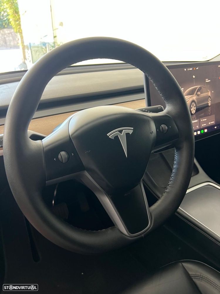 Tesla Model Y Long Range Dual Motor AWD - 24