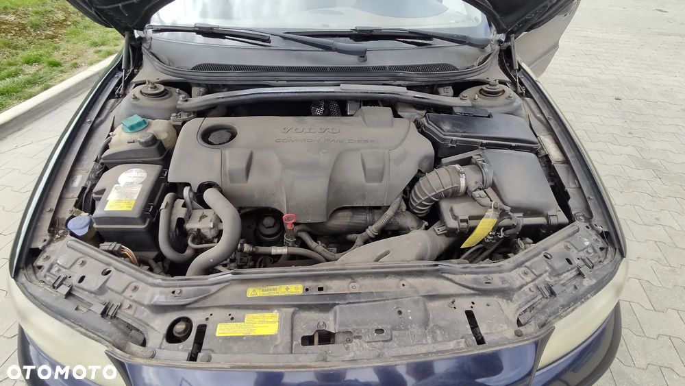 Volvo S60 2.4D Summum - 24