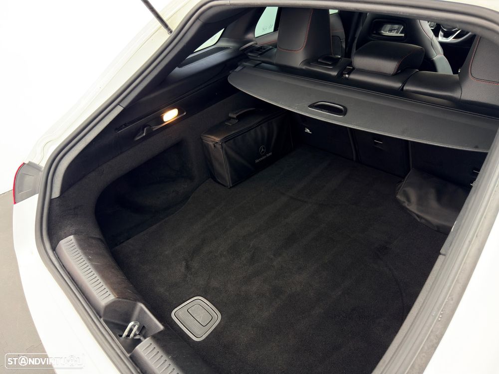 Mercedes-Benz CLA 250 e Shooting Brake AMG Line - 35