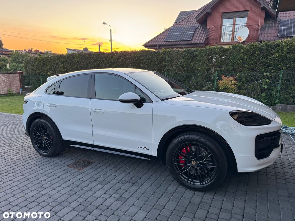Porsche Cayenne - 1