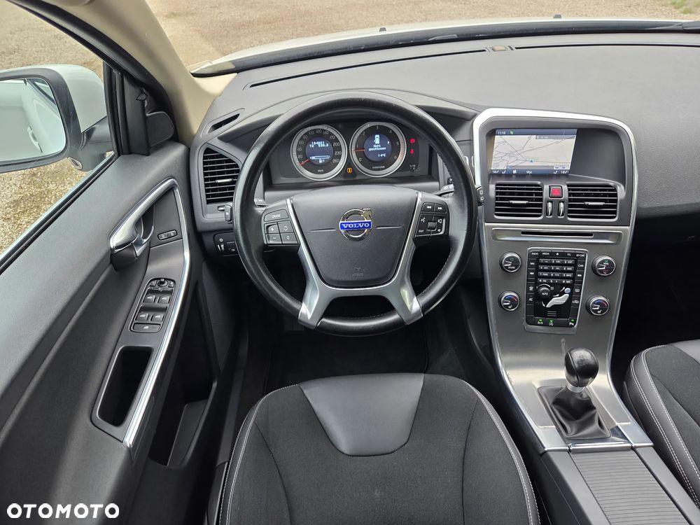 Volvo XC 60 D3 Momentum - 12