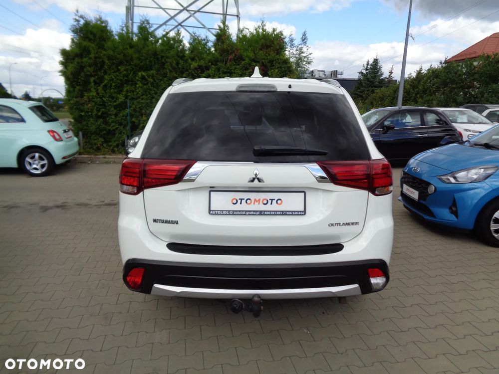 Mitsubishi Outlander 2.0 2WD Diamant Edition - 6