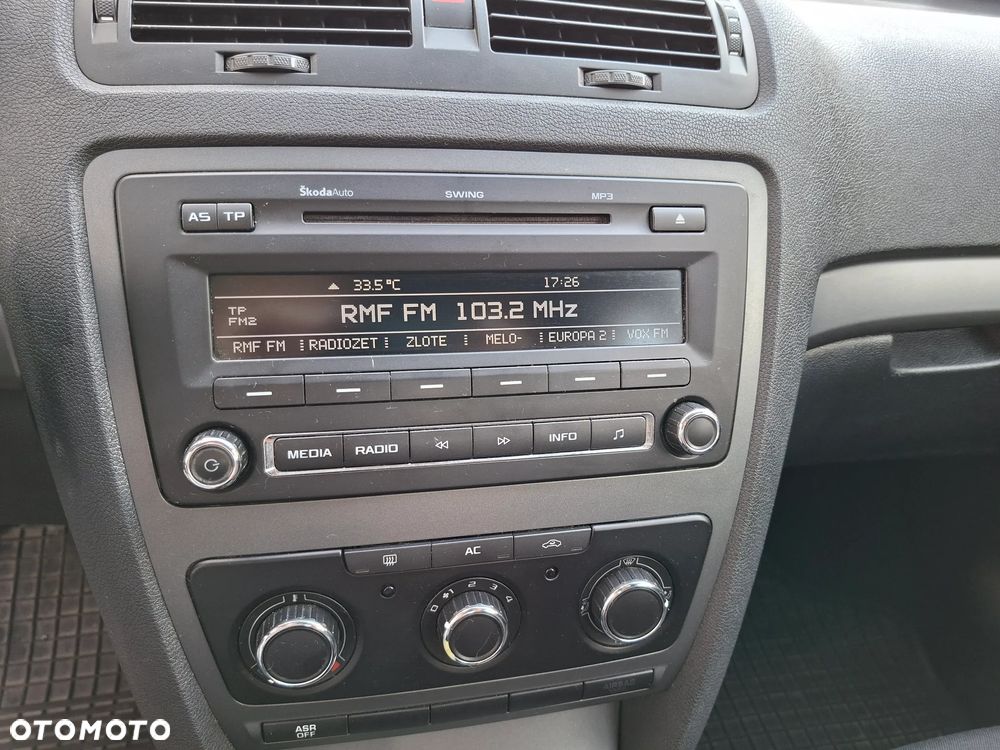 Skoda Octavia 1.6 Tour - 11