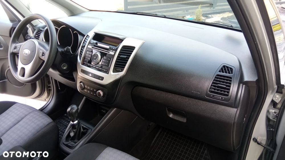 Kia Venga 1.4 L - 21