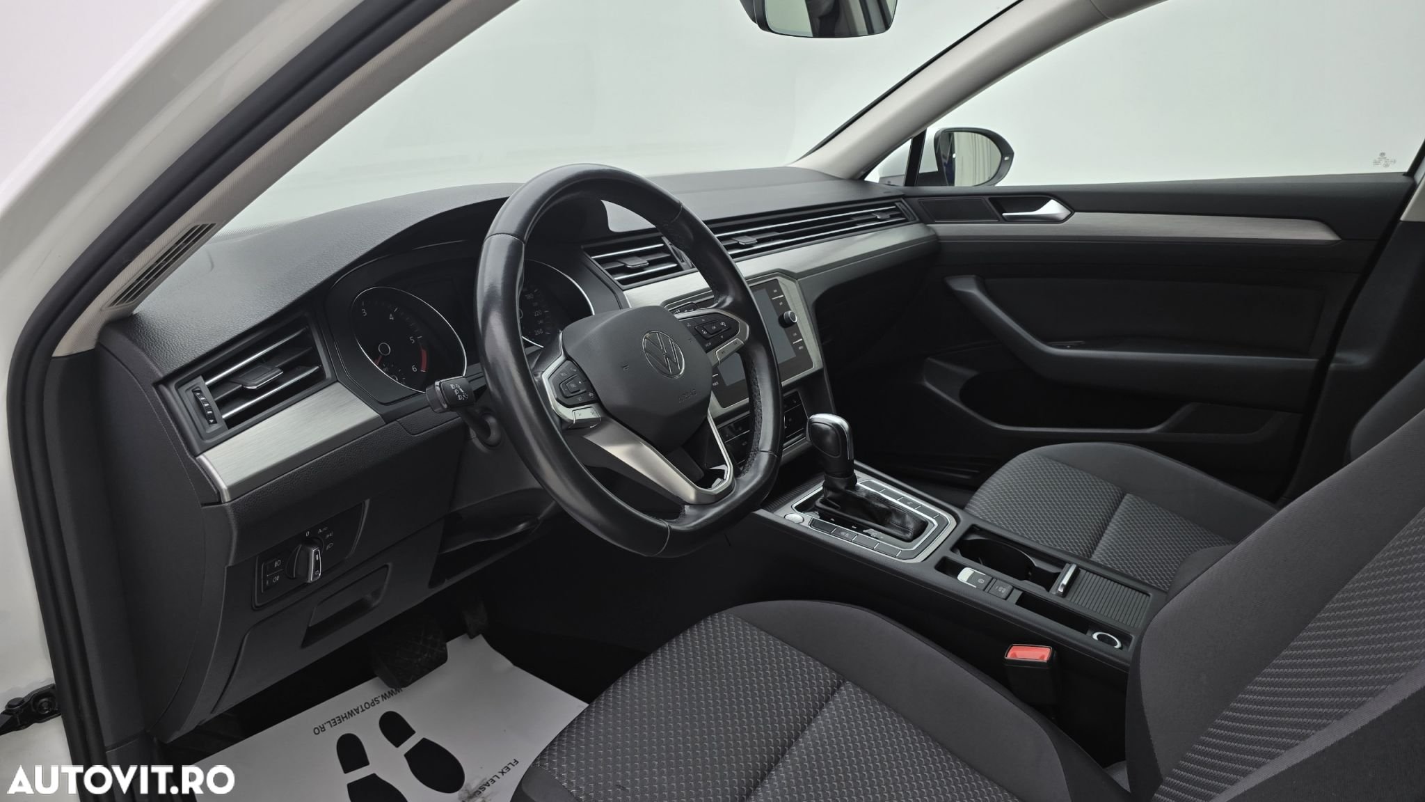 Volkswagen Passat 2.0 TDI DSG Comfortline - 13