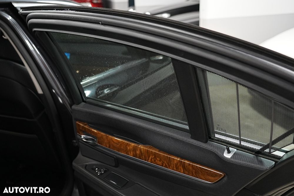 BMW Seria 7 - 32