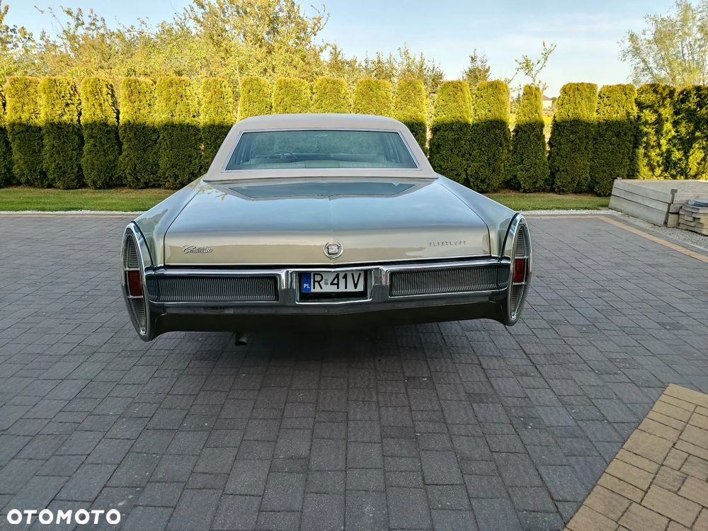 Cadillac Deville - 7