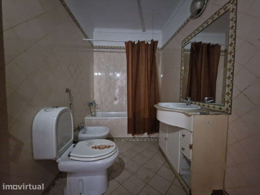 Espaçoso apartamento T2, localizado em São Marcos, Cacém. - Grande imagem: 3/30