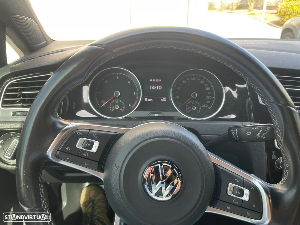 VW Golf 1.6 TDi R-Line - 17