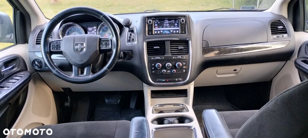 Dodge Grand Caravan - 5
