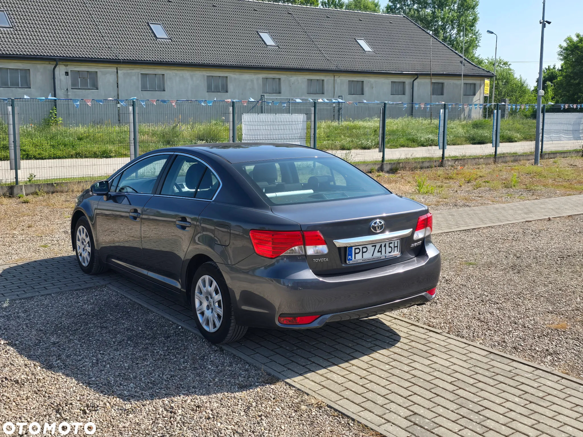 Toyota Avensis 1.6 Luna - 9