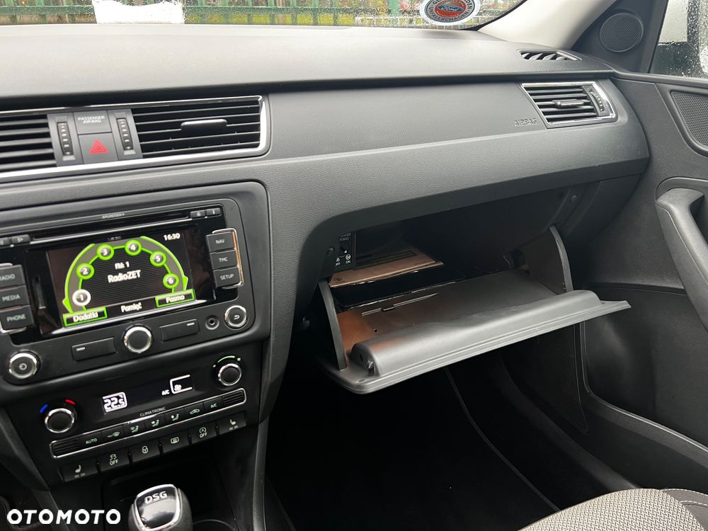 Skoda RAPID Spb 1.4 TSI Ambition Max DSG - 13