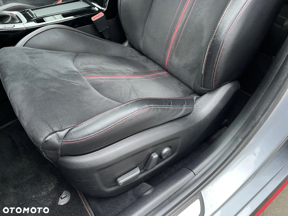 Kia ProCeed 1.6 T-GDI GT DCT - 12