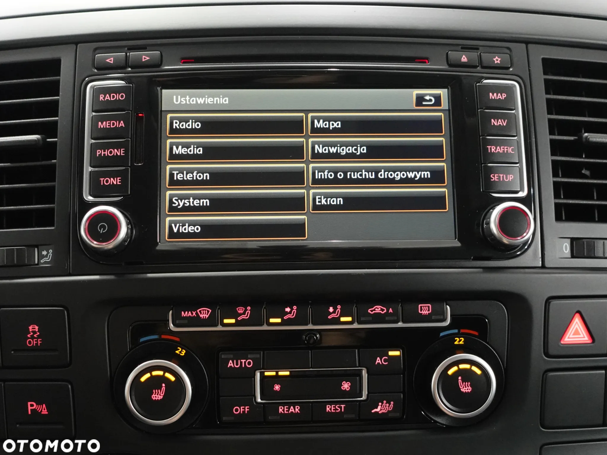 Volkswagen Multivan - 34