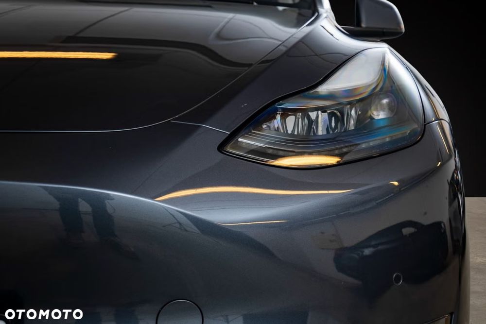 Tesla Model Y Long Range Dual Motor AWD - 18