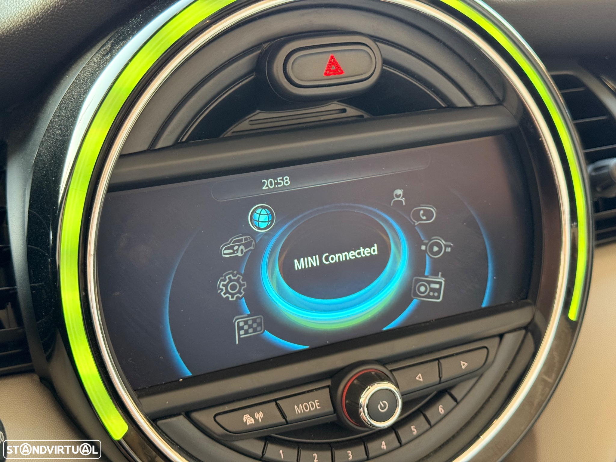 MINI Cabrio Cooper Auto. Essential - 55