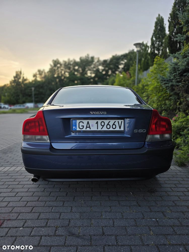 Volvo S60 2.4 - 10
