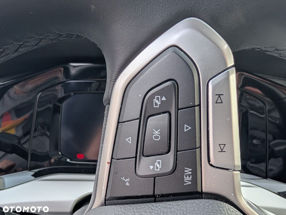 Volkswagen Golf 2.0 TDI Life - 17