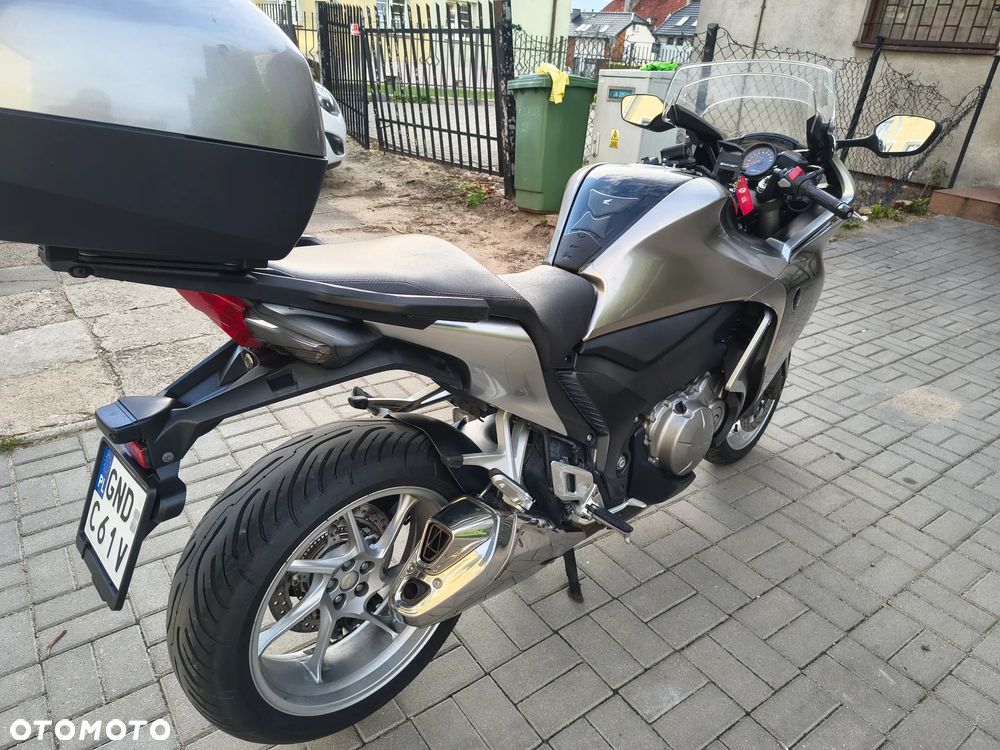 Honda VFR - 9