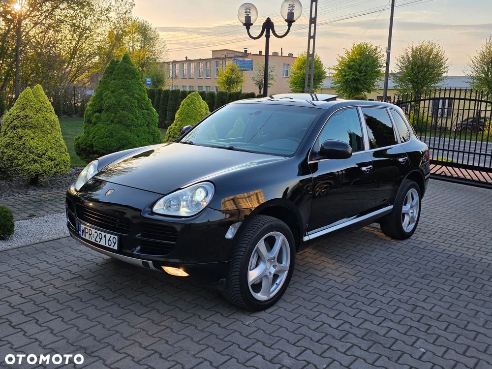 Porsche Cayenne - 1