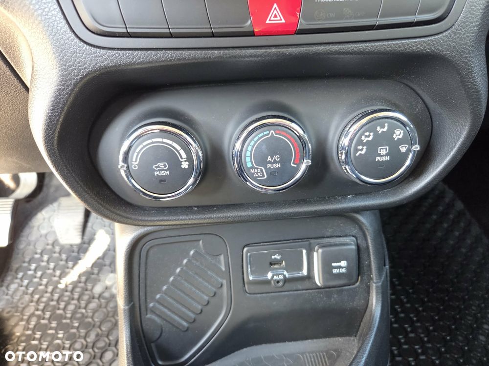 Jeep Renegade 1.6 E-TorQ Sport FWD - 19