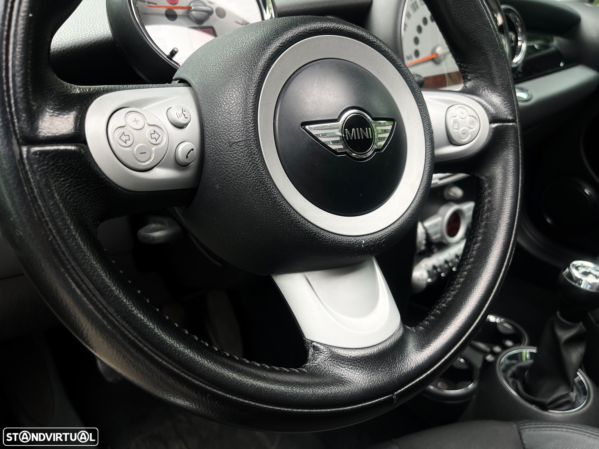 MINI 3 Portas Cooper D - 18