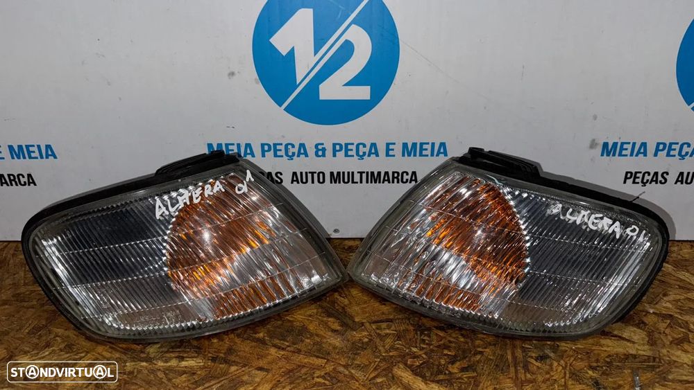 Farolins pisca frente Nissan Almera de 1998 - 1