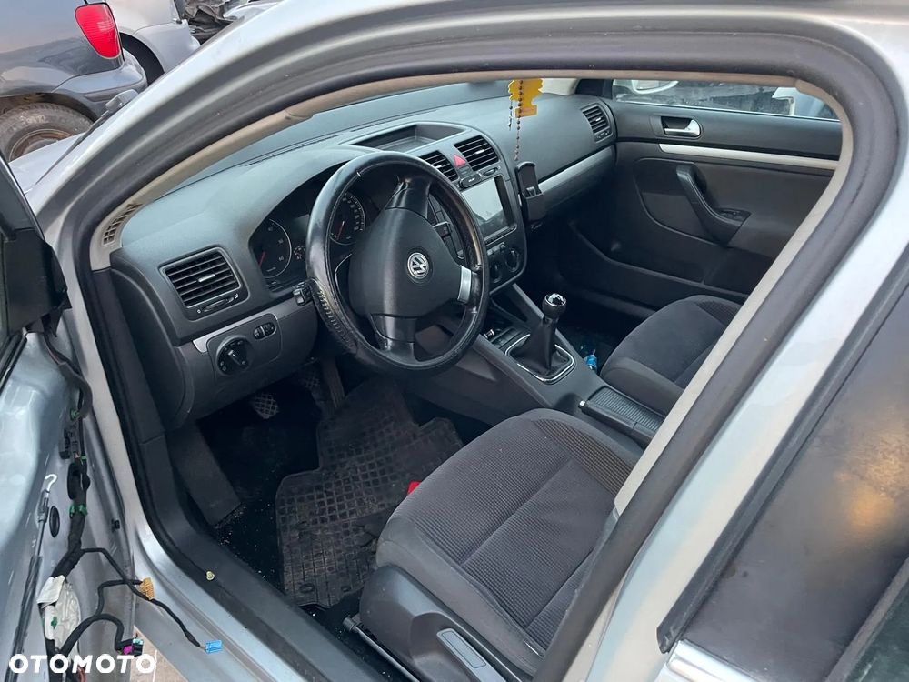 VW Golf V  na części!!!  Kolor : LA7W - 6