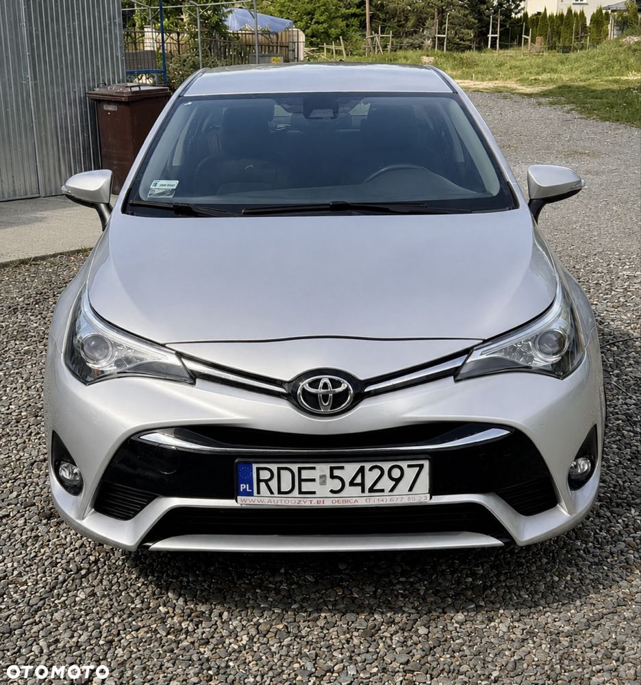 Toyota Avensis - 2