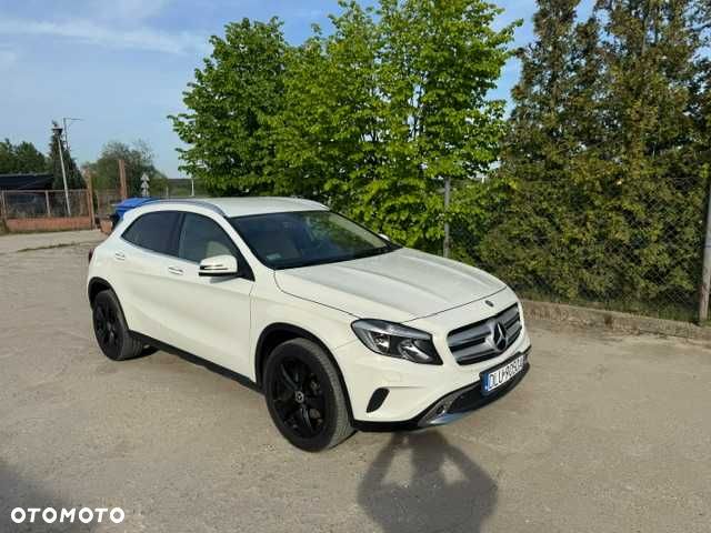 Mercedes-Benz GLA - 2