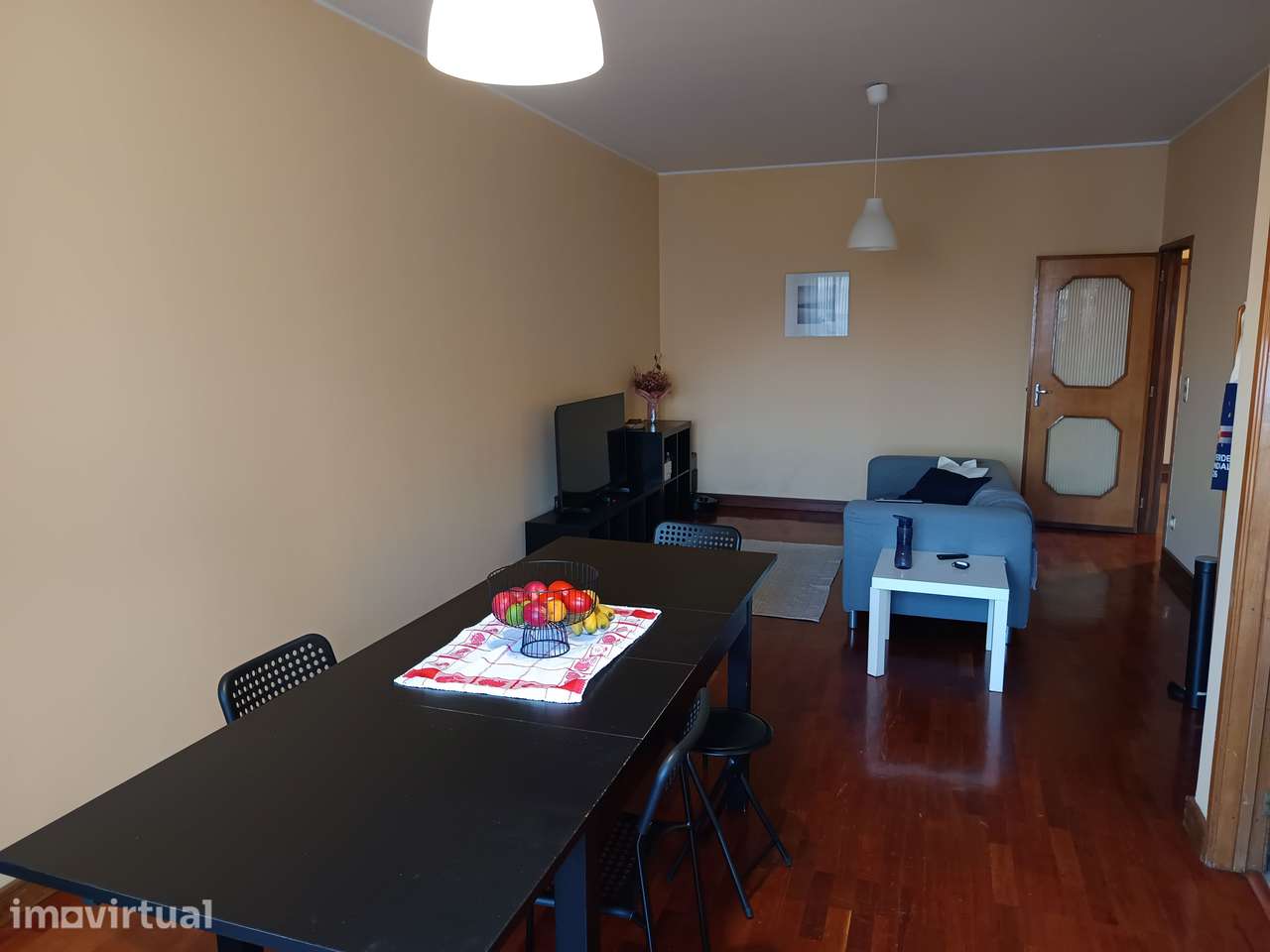 Apartamento T3 , na zona do Bonfim, com lugar de garagem e elevador.
