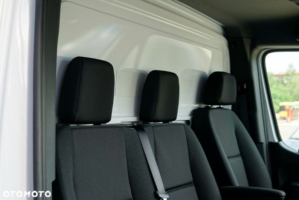 Mercedes-Benz Sprinter - 21
