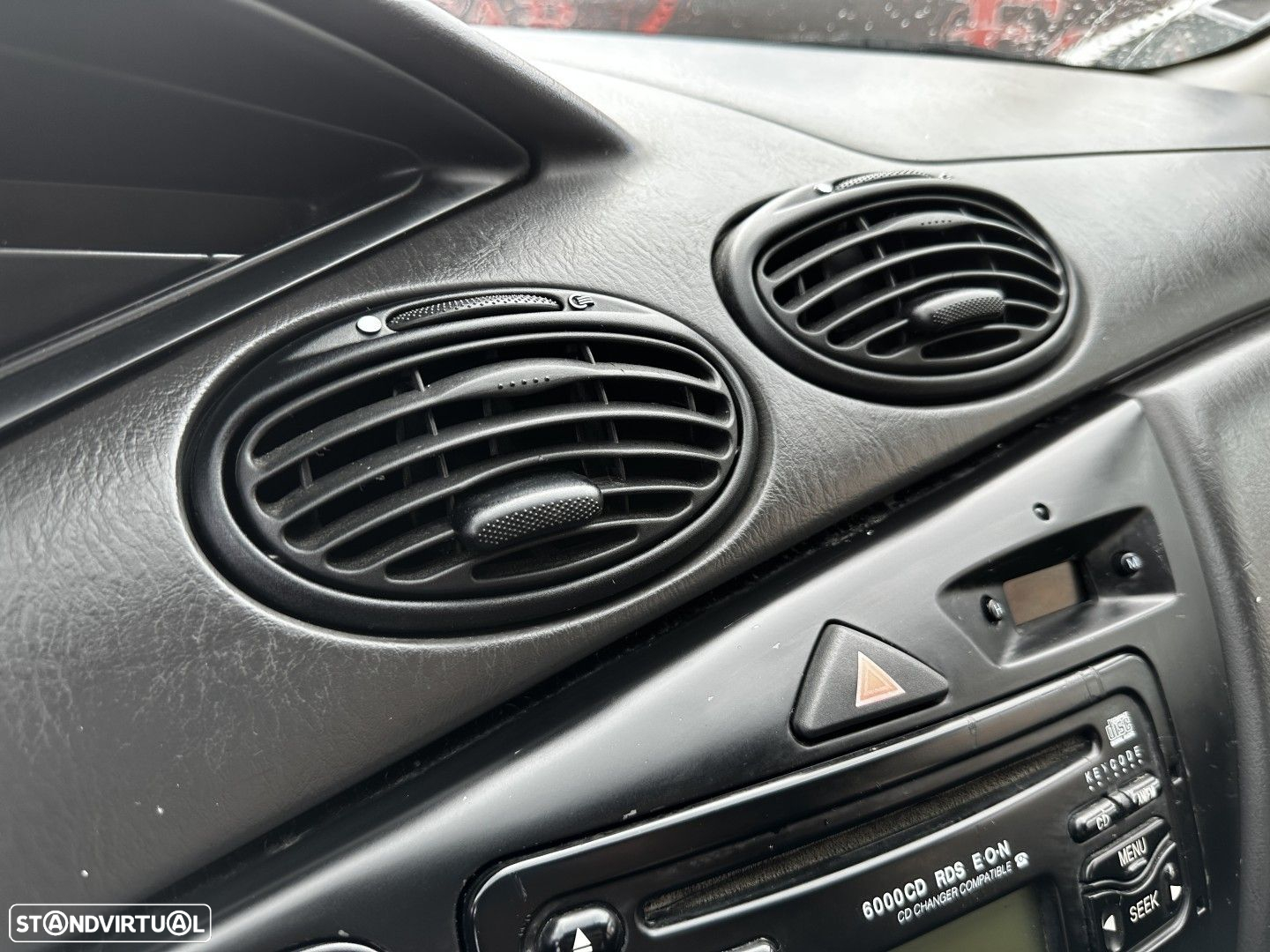Ford Focus SW 1.4 Ambiente - 14