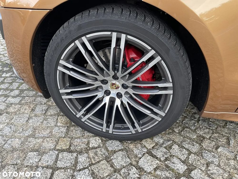 Porsche Macan Turbo PDK - 24